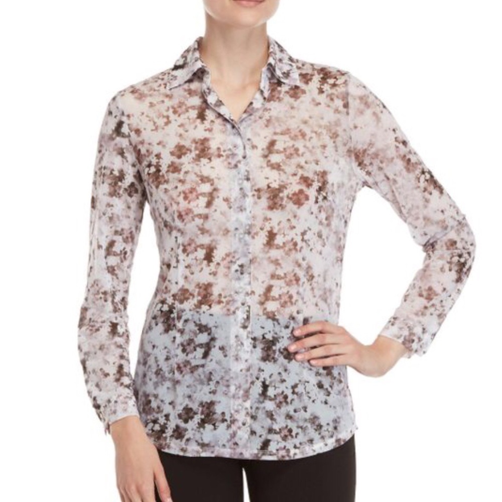 Shirt, mesh, buttons in front, no wrinkles